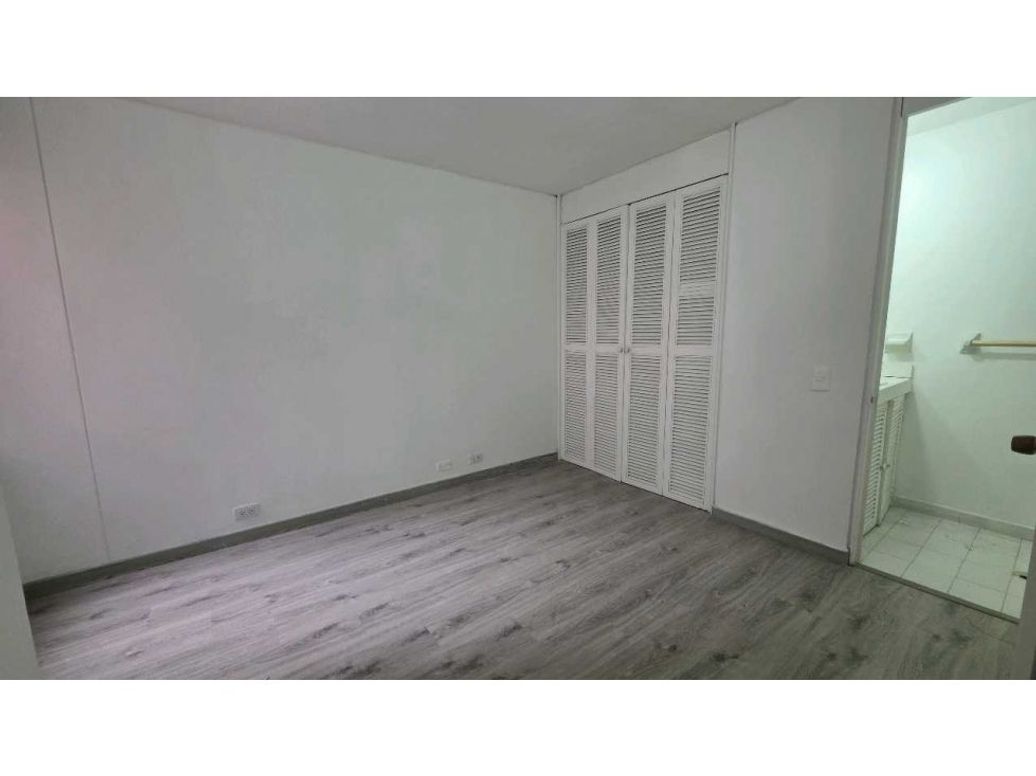 Apartamento de 3 alcobas en venta en Colina Campestre, Bogotá, 66 m² · foto 12 de 15
