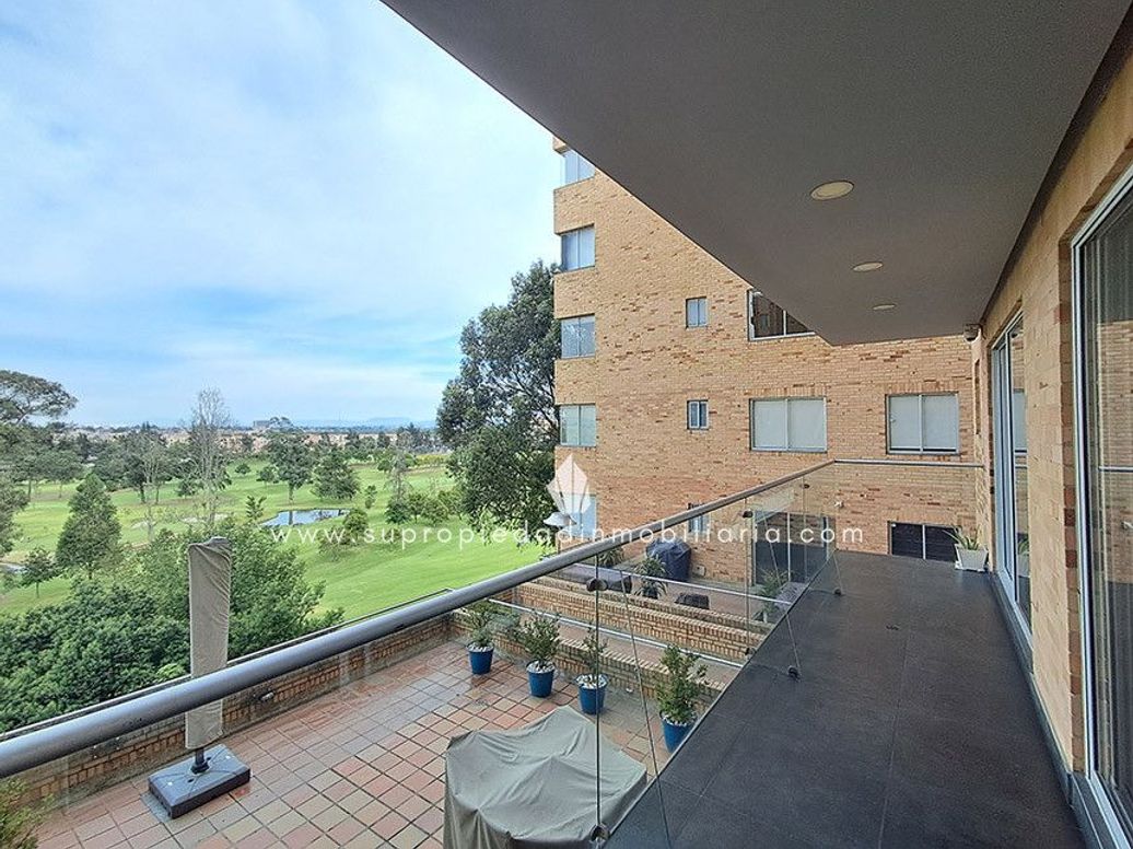 Apartamento de 3 alcobas en venta en Club De Los Lagartos, Bogotá, 131 m² · foto 4 de 20