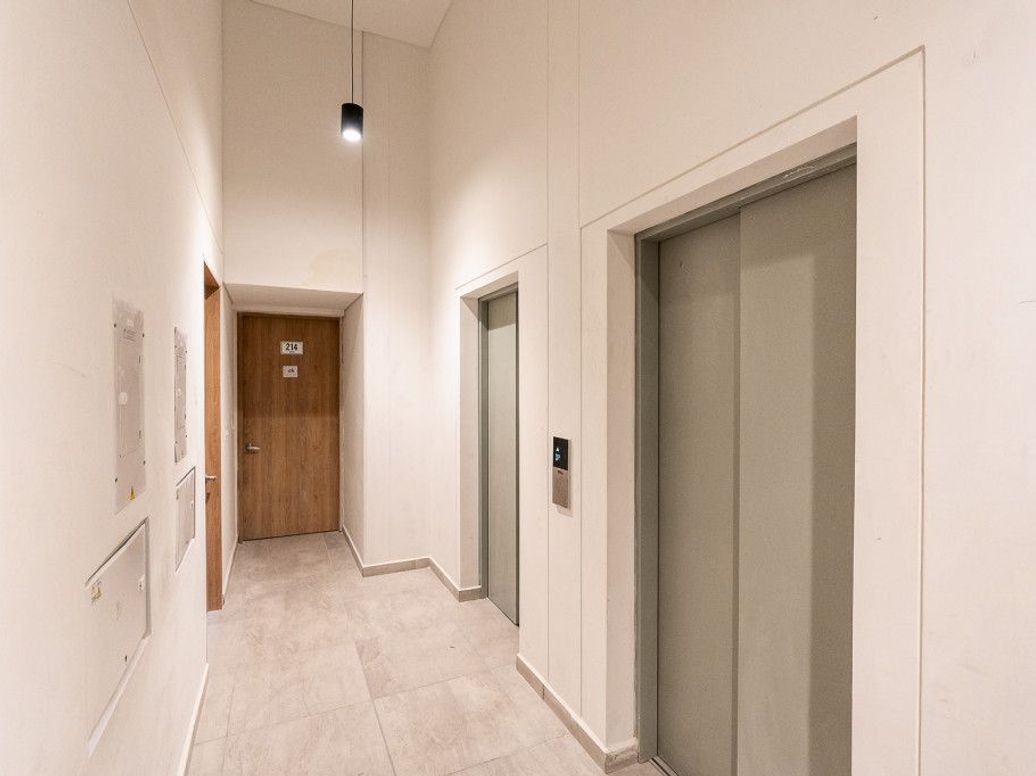 Apartaestudio en venta en Polo Club, Bogotá, 32 m² · foto 2 de 20