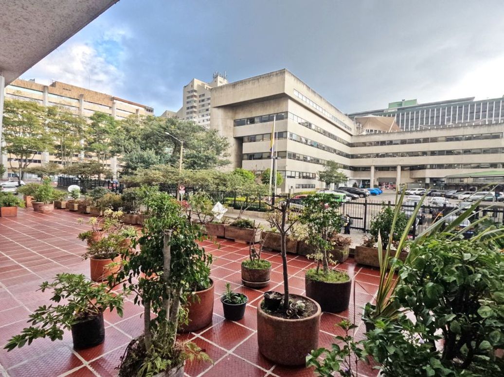 Apartamento de 2 alcobas en venta en Sagrado Corazon, Bogotá, 76 m² · foto 18 de 20