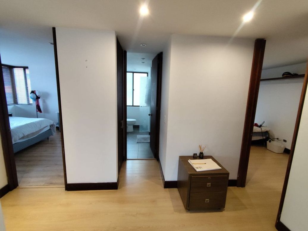 Apartamento de 3 alcobas en venta en Quinta Camacho, Bogotá, 285 m² · foto 17 de 20