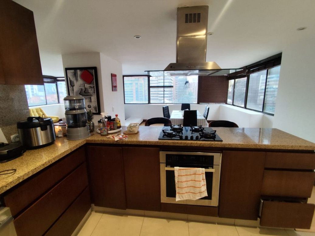 Apartamento de 3 alcobas en venta en Quinta Camacho, Bogotá, 285 m² · foto 14 de 20