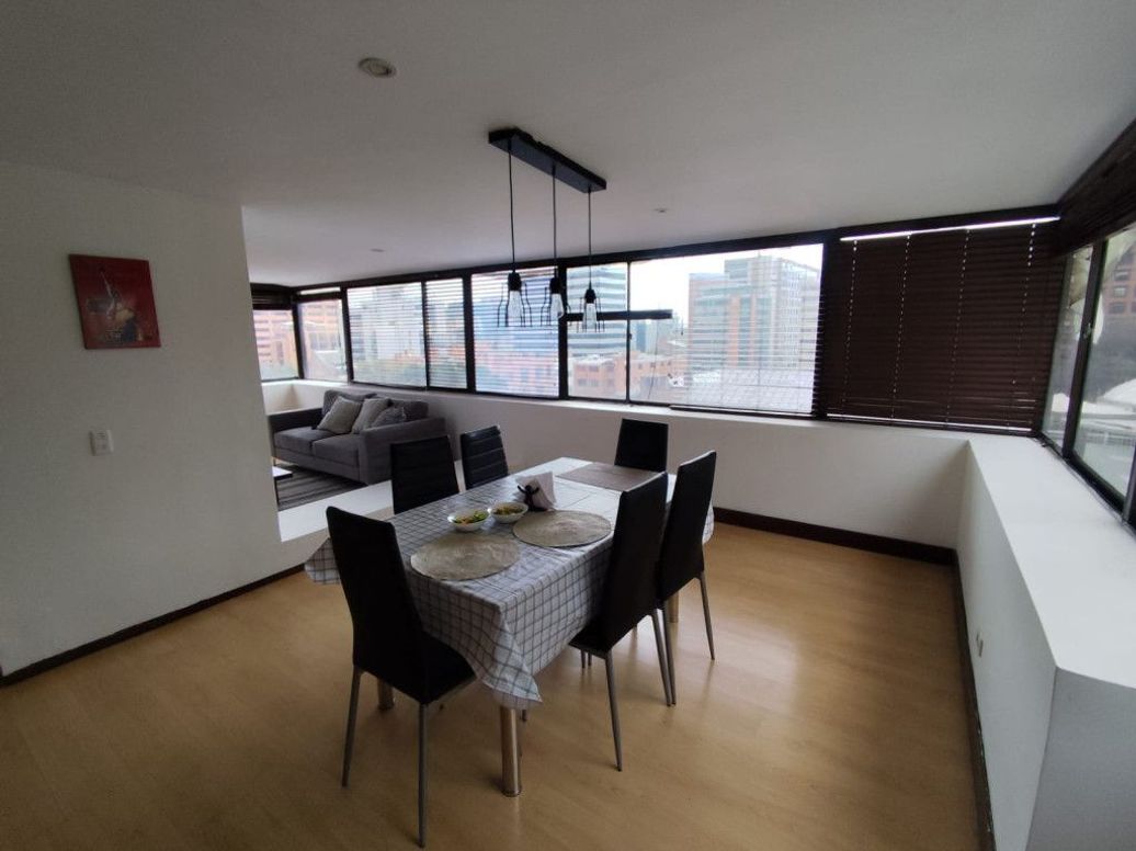 Apartamento de 3 alcobas en venta en Quinta Camacho, Bogotá, 285 m² · foto 2 de 20