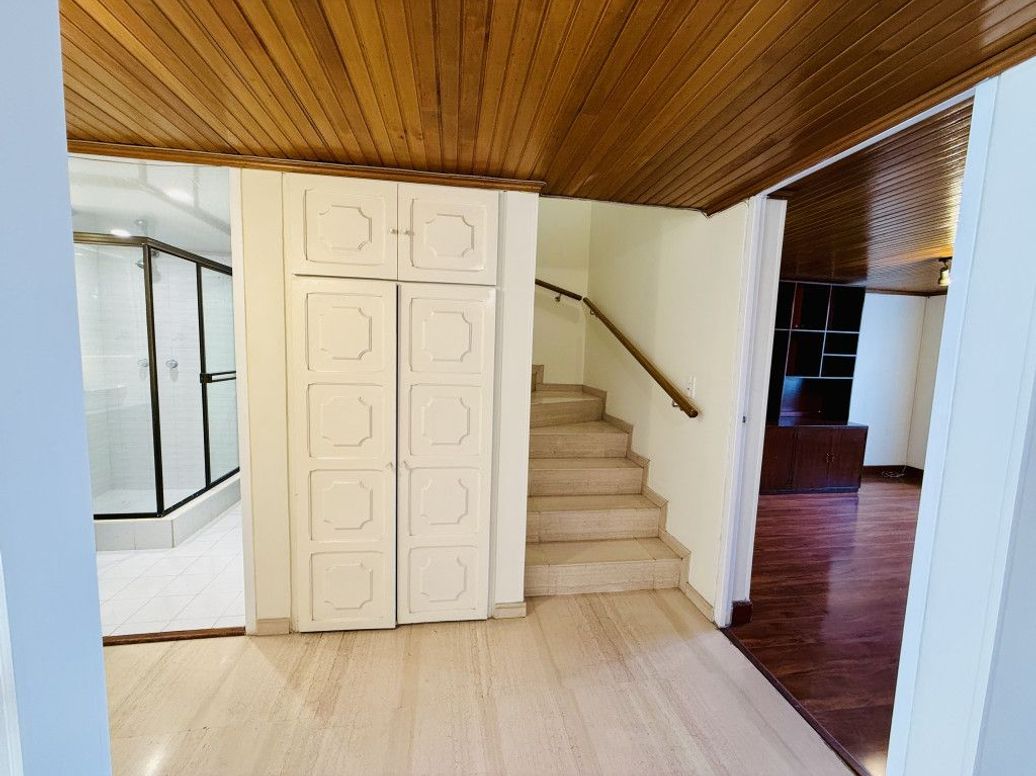 Casa de 3 alcobas en venta en San José Del Prado, Bogotá, 243 m² · foto 17 de 20