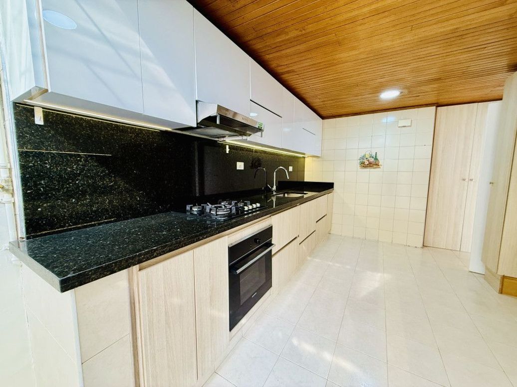 Casa de 3 alcobas en venta en San José Del Prado, Bogotá, 243 m² · foto 11 de 20