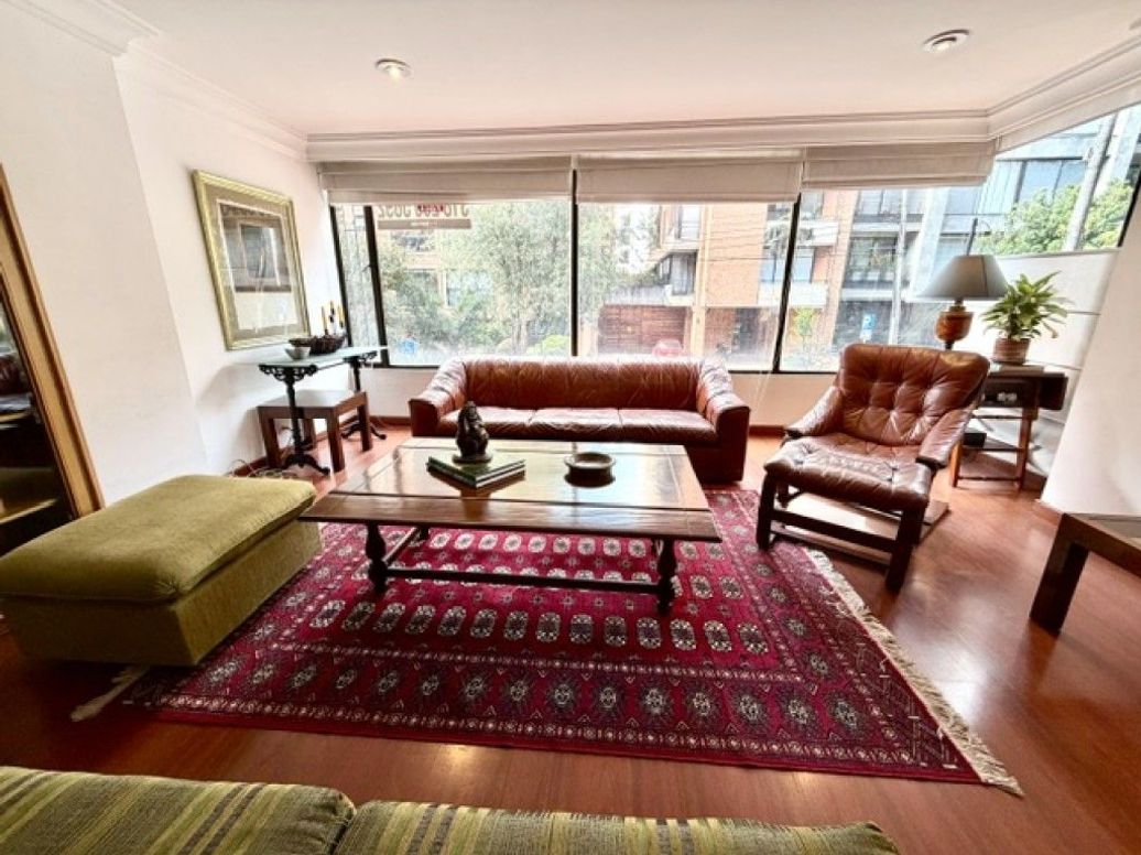 Apartamento de 3 alcobas en venta en El Nogal, Bogotá, 211 m² · foto 2 de 20