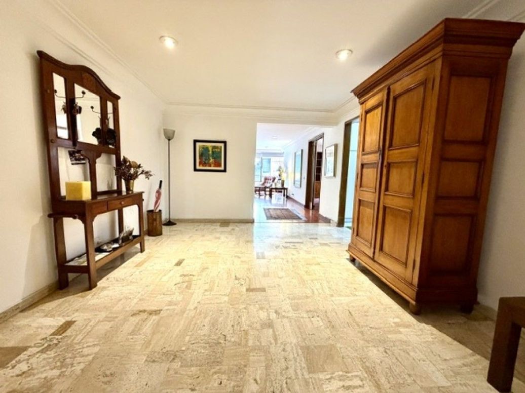Apartamento de 3 alcobas en venta en El Nogal, Bogotá, 211 m² · foto 5 de 20
