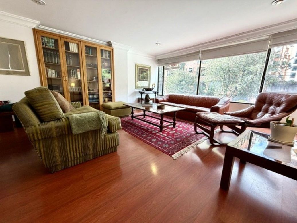 Apartamento de 3 alcobas en venta en El Nogal, Bogotá, 211 m² · foto 3 de 20