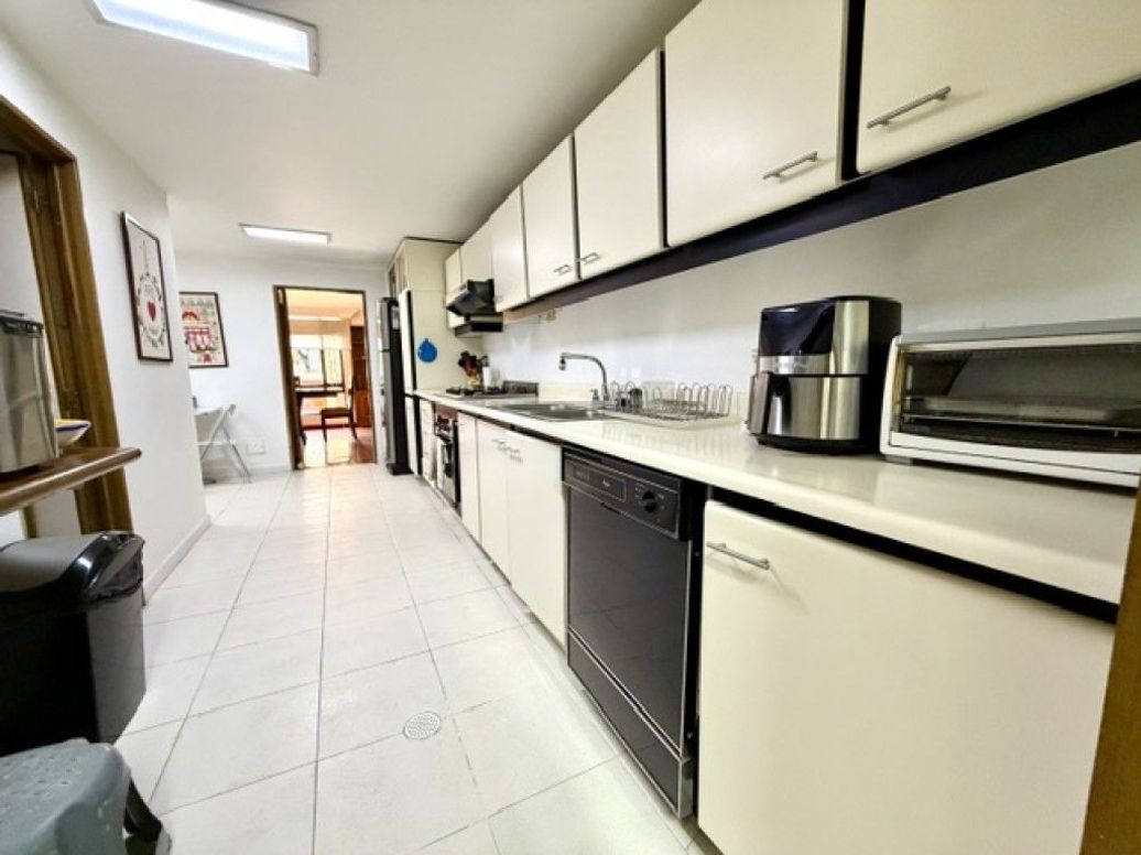 Apartamento de 3 alcobas en venta en El Nogal, Bogotá, 211 m² · foto 12 de 20