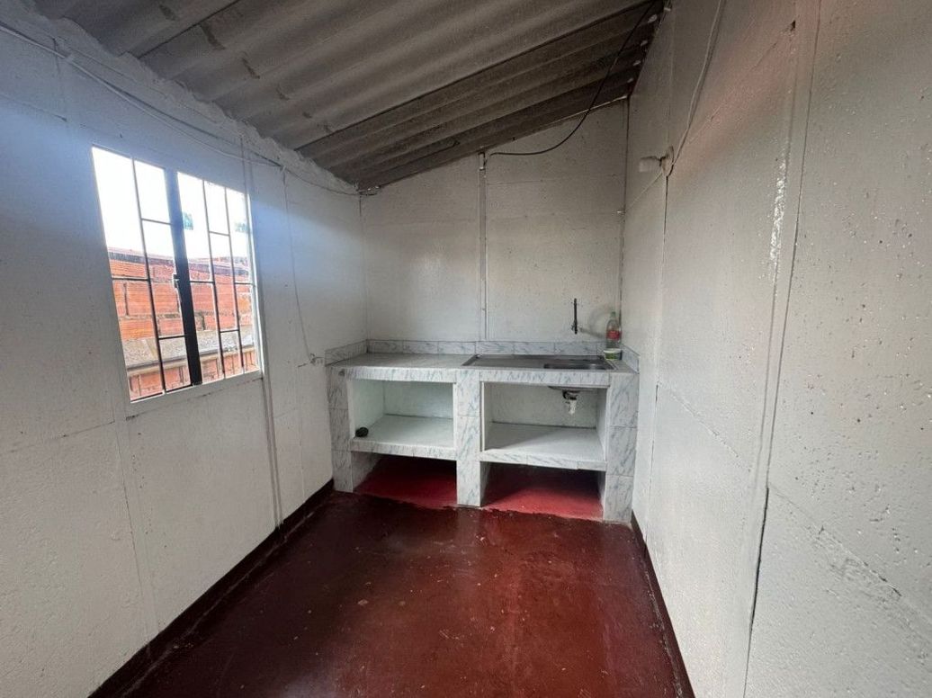 Casa de 9 alcobas en venta en Canada Sector La Guira Et. Ii, Bogotá, 250 m² · foto 3 de 18