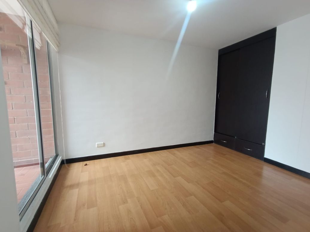 Apartamento de 3 alcobas en venta en Toberin, Bogotá, 64 m² · foto 8 de 14