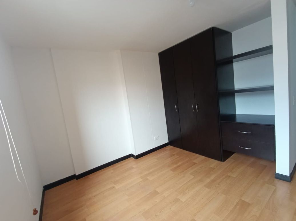 Apartamento de 3 alcobas en venta en Toberin, Bogotá, 64 m² · foto 10 de 14
