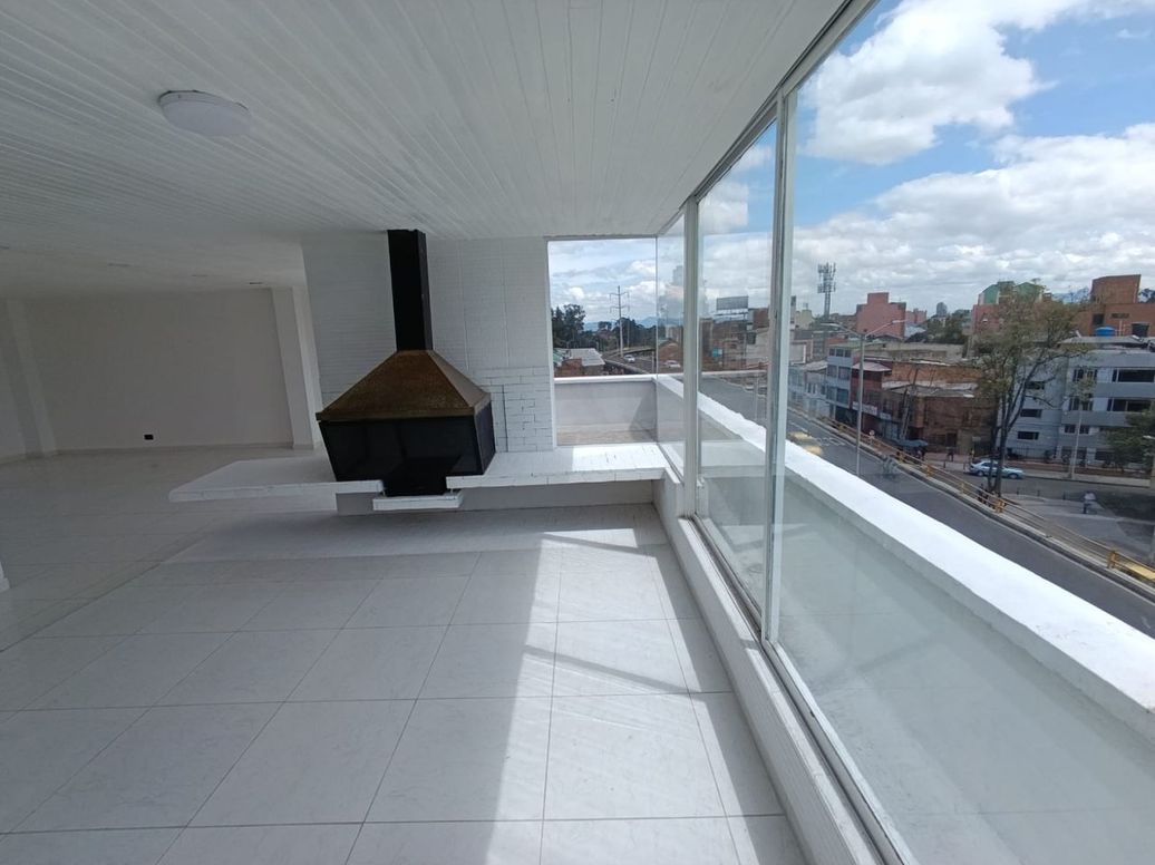Apartamento de 3 alcobas en venta en La Soledad, Bogotá, 135 m² · foto 4 de 20