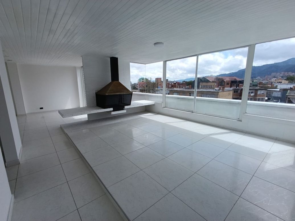 Apartamento de 3 alcobas en venta en La Soledad, Bogotá, 135 m² · foto 3 de 20