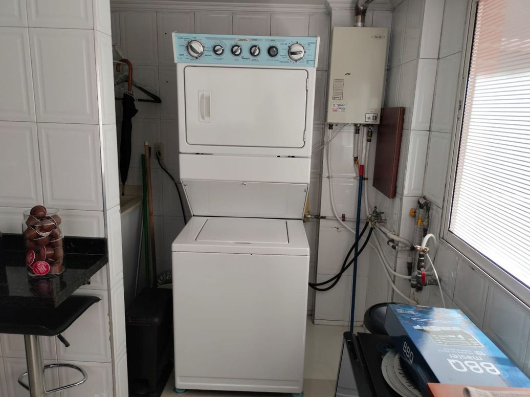 Apartamento de 3 alcobas en venta en Chico Navarra, Bogotá, 129 m² · foto 6 de 18