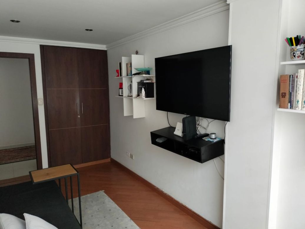 Apartamento de 3 alcobas en venta en Chico Navarra, Bogotá, 129 m² · foto 10 de 18