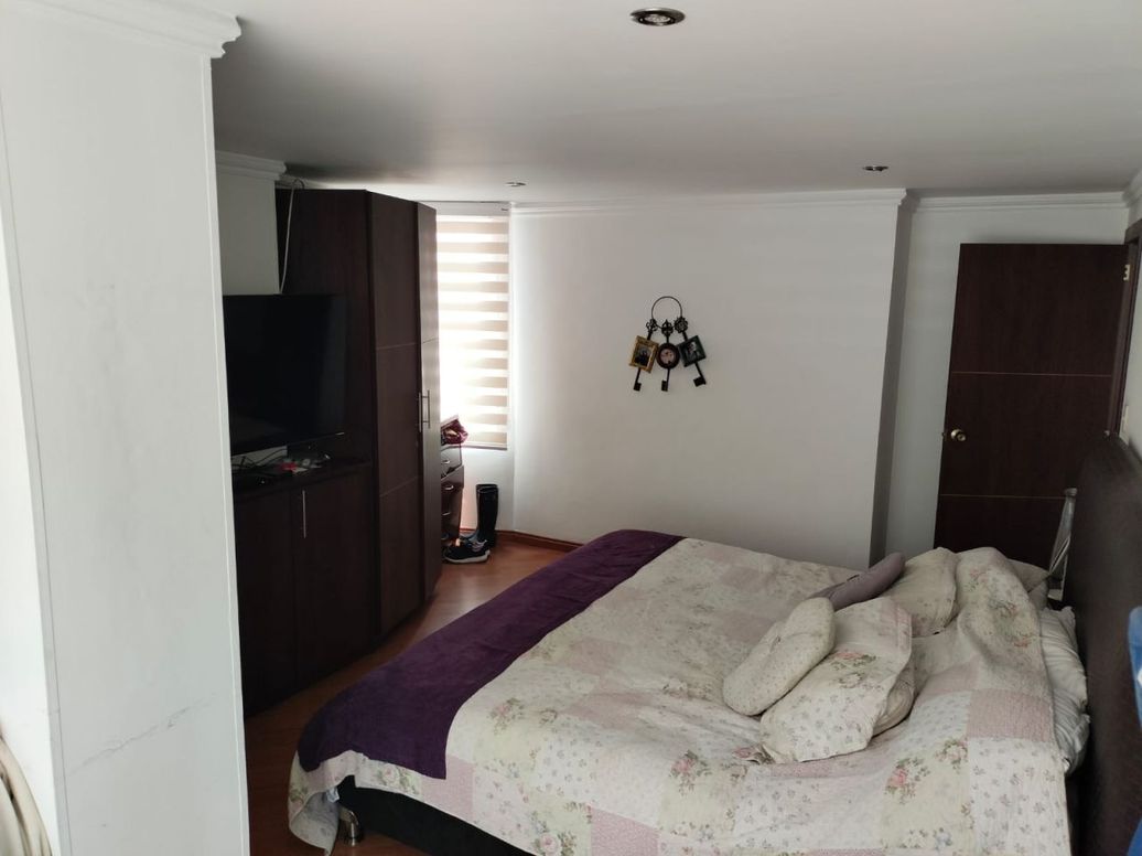 Apartamento de 3 alcobas en venta en Chico Navarra, Bogotá, 129 m² · foto 14 de 18