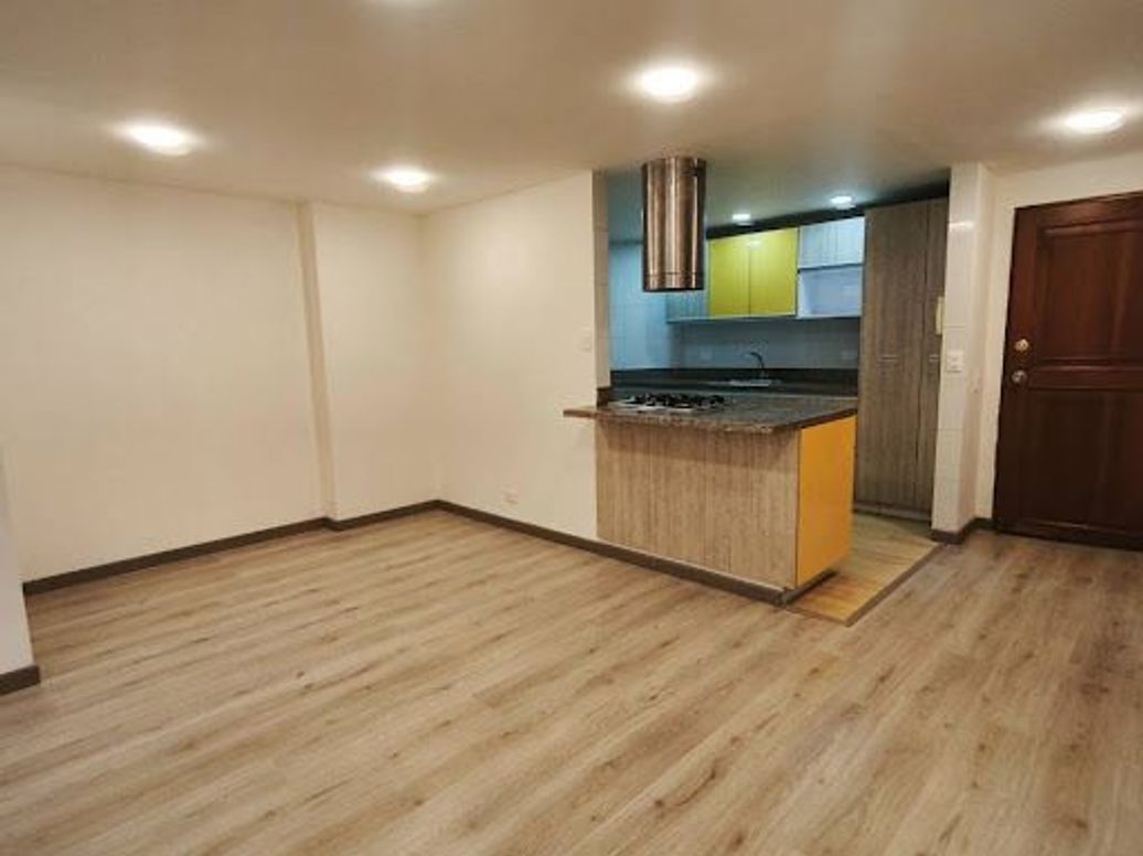 Apartamento de 3 alcobas en venta en Santa Barbara, Bogotá, 88 m² · foto 3 de 13