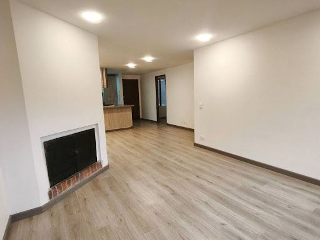 Apartamento de 3 alcobas en venta en Santa Barbara, Bogotá, 88 m² · foto 2 de 13