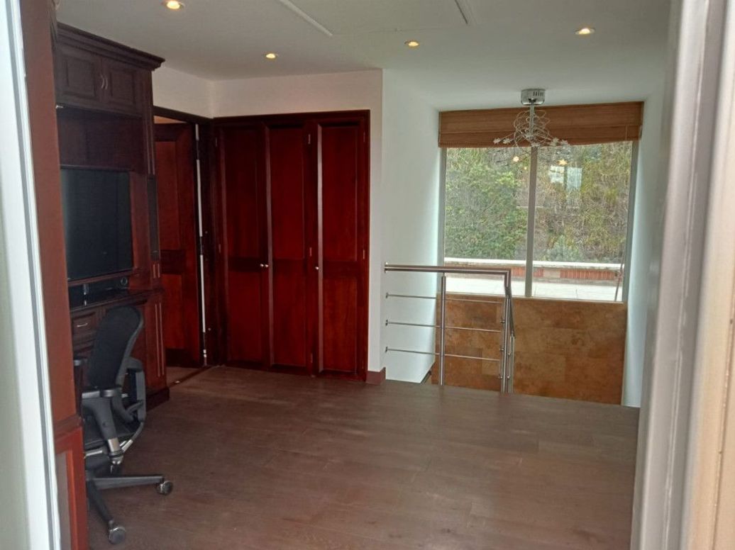 Apartamento de 3 alcobas en venta en Centro Norte Usaquen, Bogotá, 228 m² · foto 15 de 20