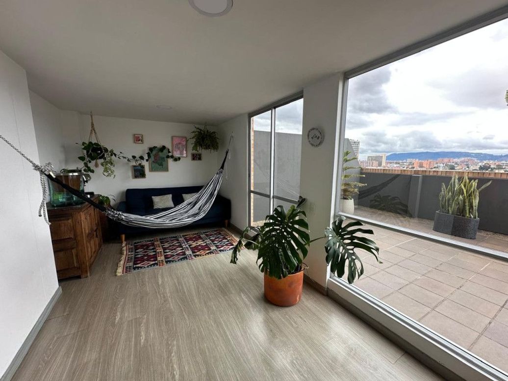 Apartamento de 3 alcobas en venta en Las Ferias, Bogotá, 89 m² · foto 3 de 10