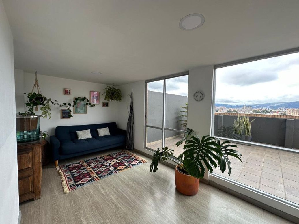 Apartamento de 3 alcobas en venta en Las Ferias, Bogotá, 89 m² · foto 2 de 10