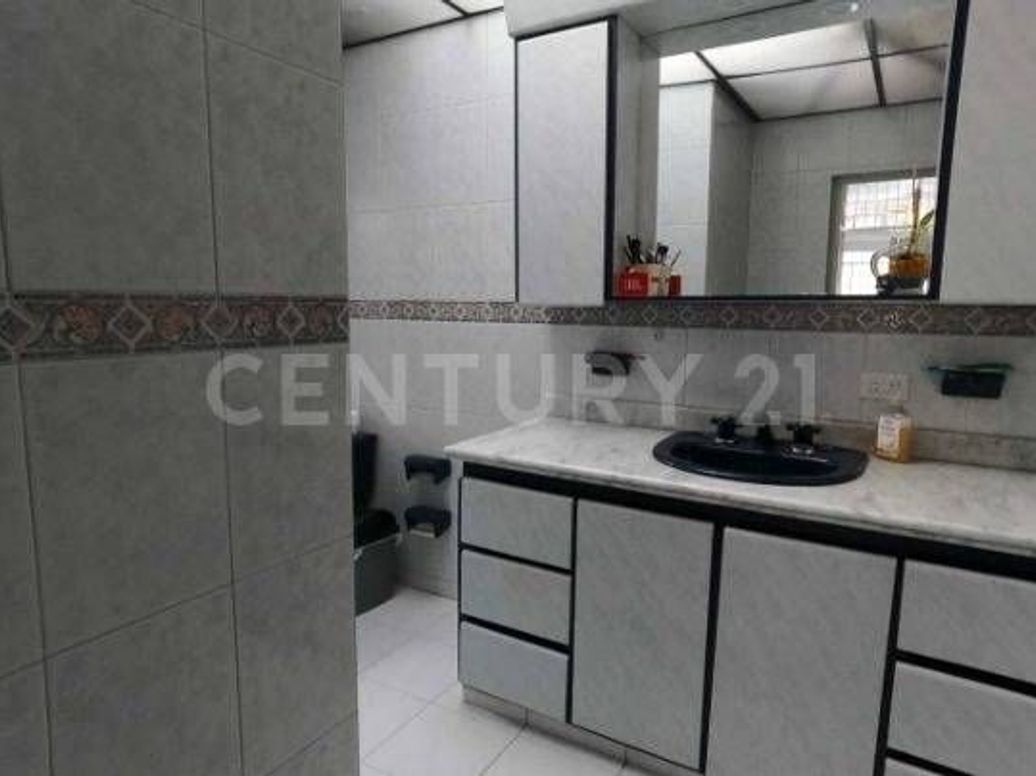 Casa de 4 alcobas en venta en Niza, Bogotá, 241 m² · foto 15 de 20