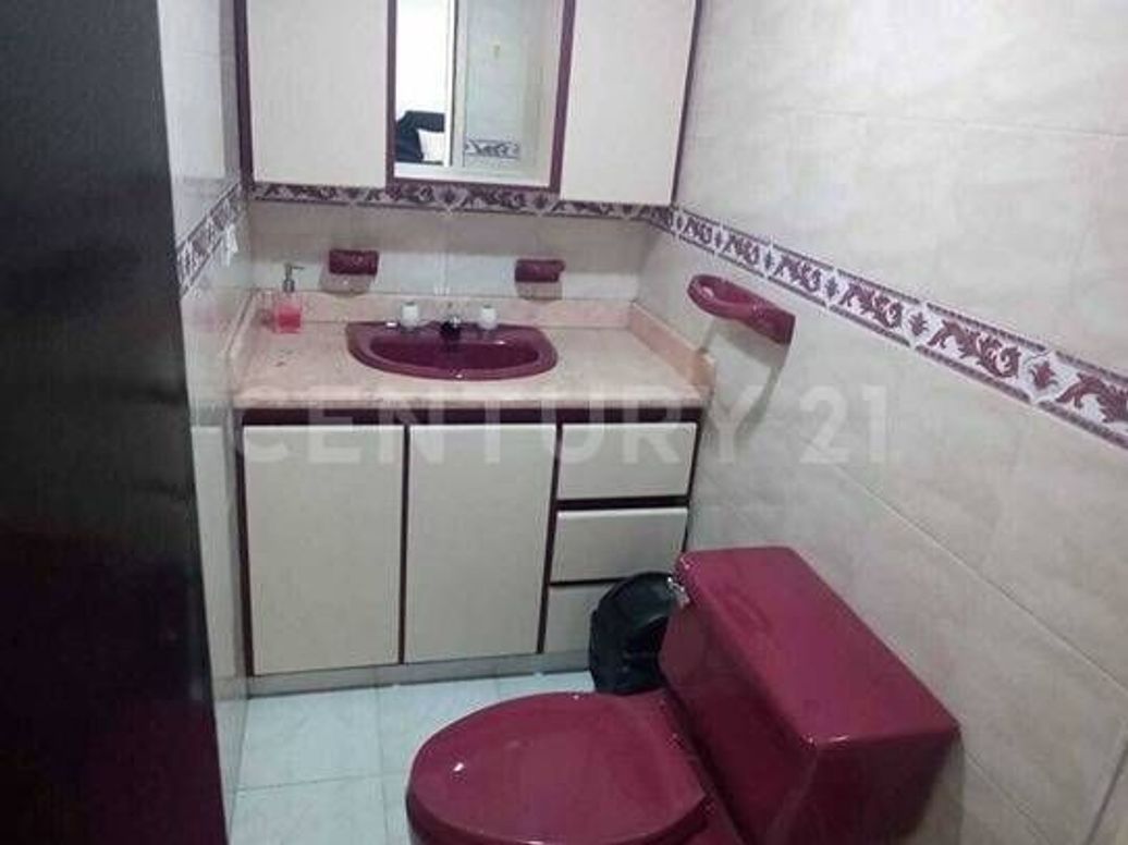 Casa de 4 alcobas en venta en Niza, Bogotá, 241 m² · foto 8 de 20