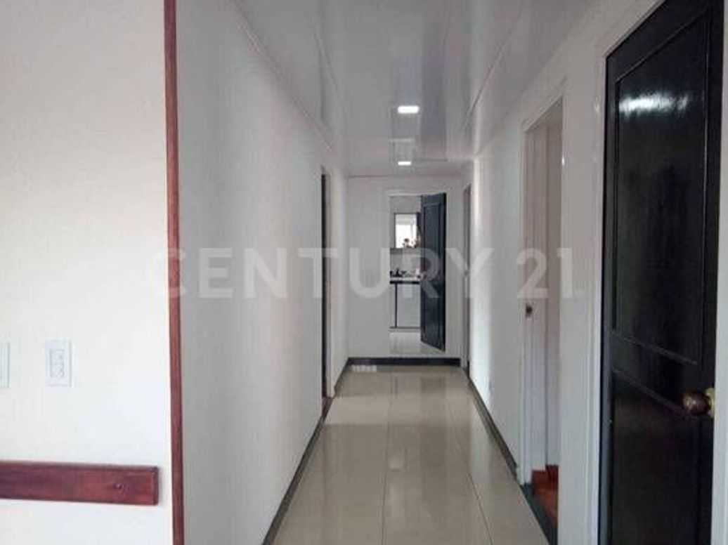 Casa de 4 alcobas en venta en Niza, Bogotá, 241 m² · foto 14 de 20