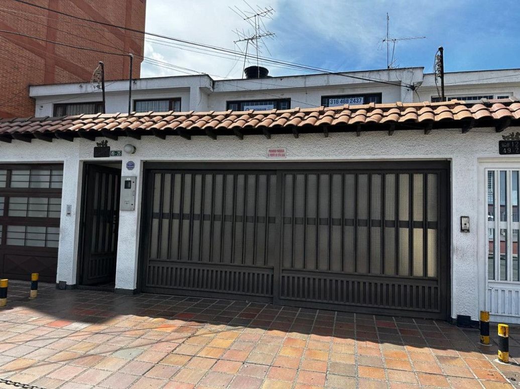 Casa de 5 alcobas en venta en Mónaco, Bogotá, 330 m² · foto 3 de 20