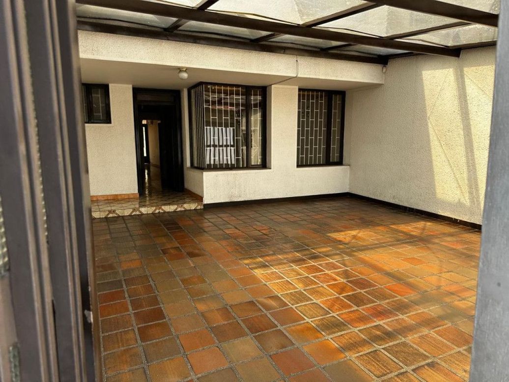Casa de 5 alcobas en venta en Mónaco, Bogotá, 330 m² · foto 4 de 20