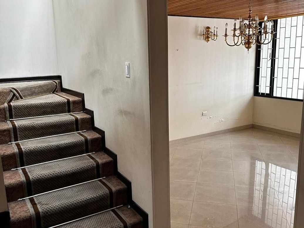 Casa de 5 alcobas en venta en Mónaco, Bogotá, 330 m² · foto 7 de 20