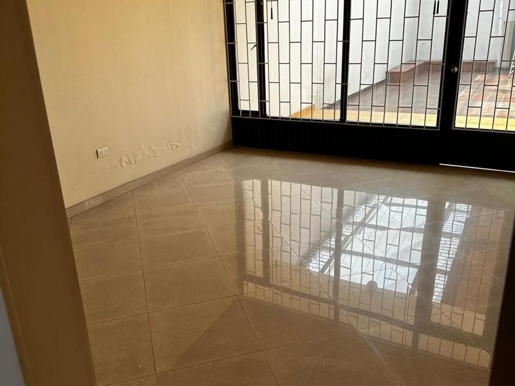 Casa de 5 alcobas en venta en Mónaco, Bogotá, 330 m² · foto 9 de 20