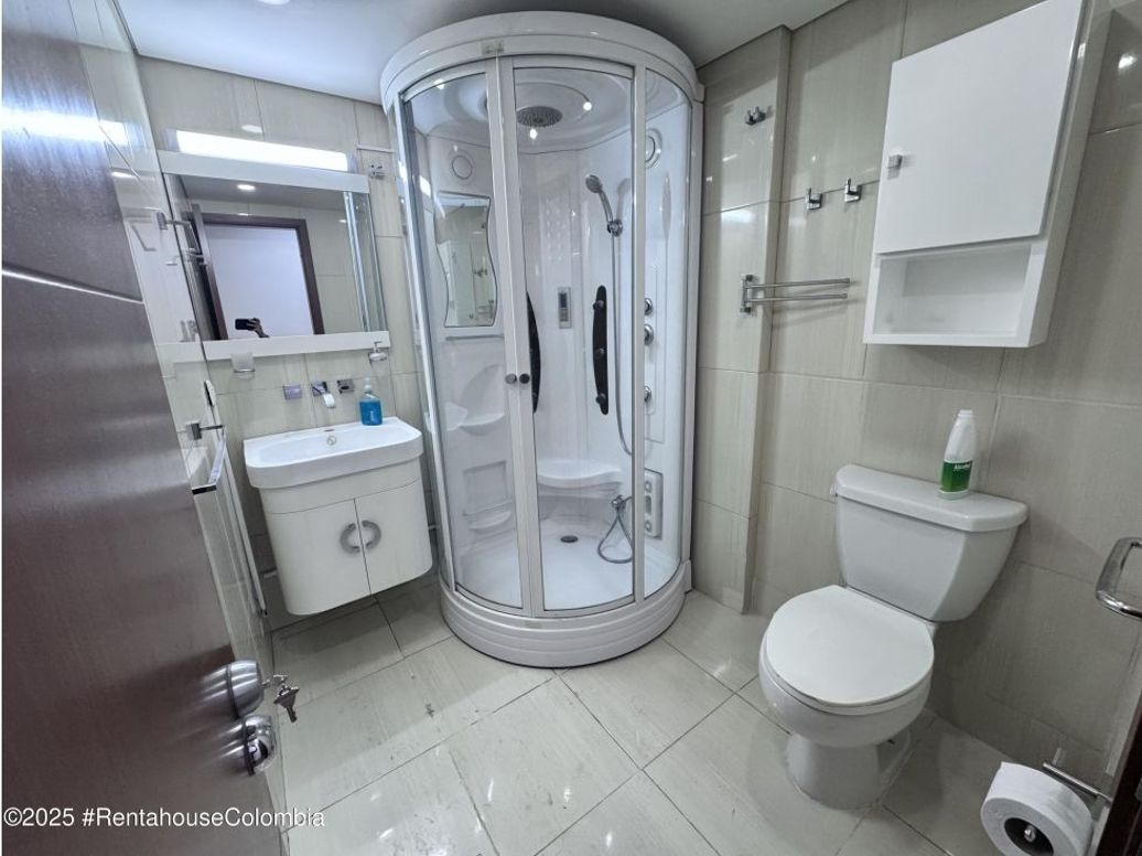 Casa de 5 alcobas en venta en Cedritos, Bogotá, 240 m² · foto 13 de 20