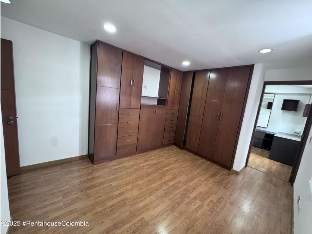 Casa de 5 alcobas en venta en Cedritos, Bogotá, 240 m² · foto 17 de 20