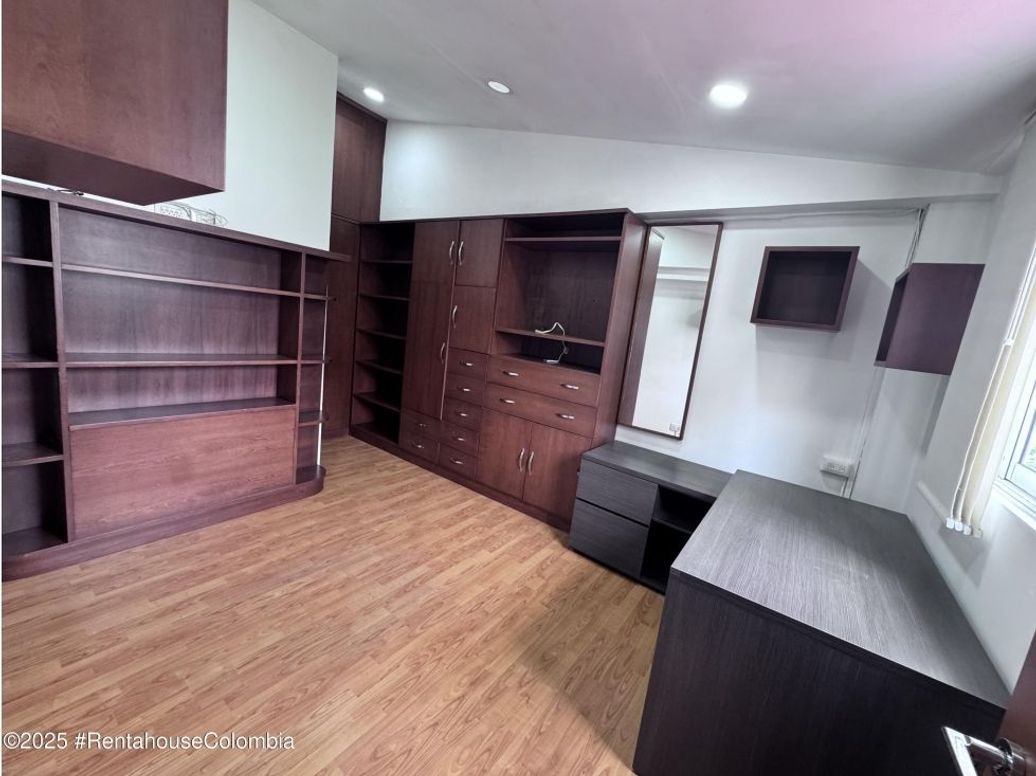 Casa de 5 alcobas en venta en Cedritos, Bogotá, 240 m² · foto 19 de 20