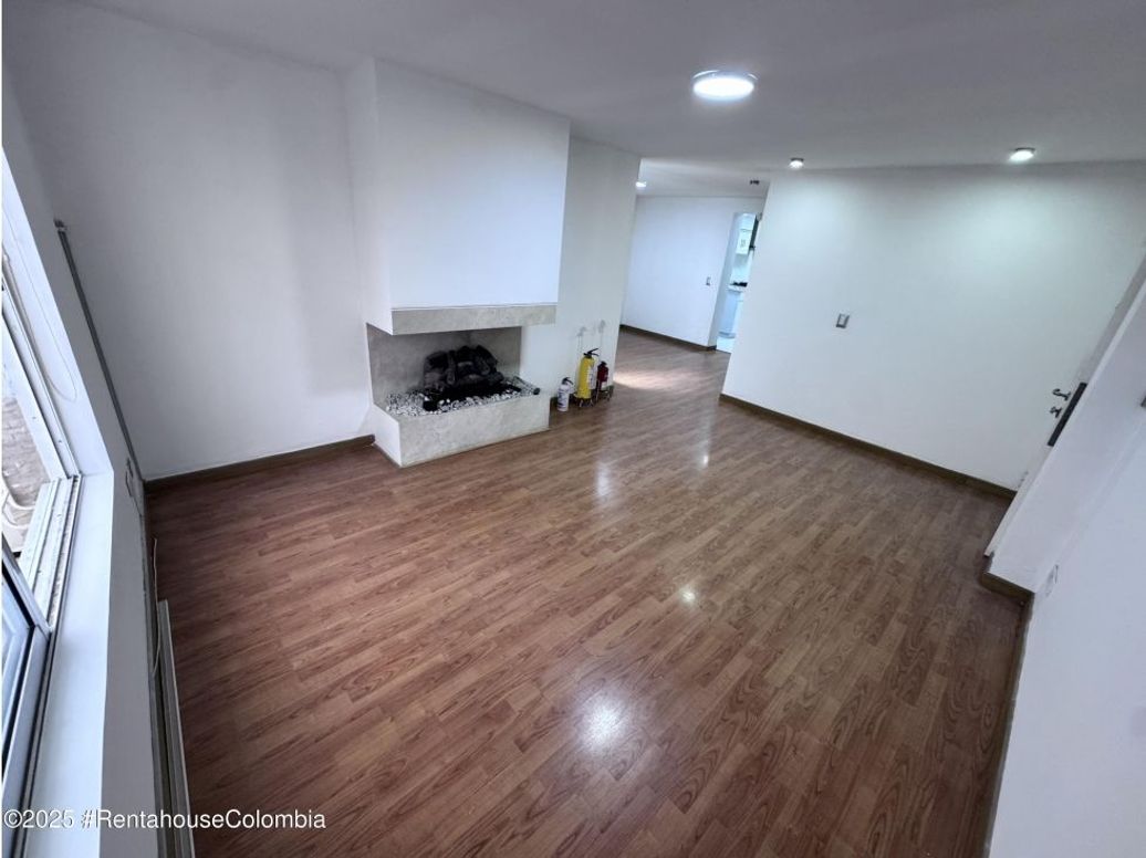Casa de 5 alcobas en venta en Cedritos, Bogotá, 240 m² · foto 4 de 20