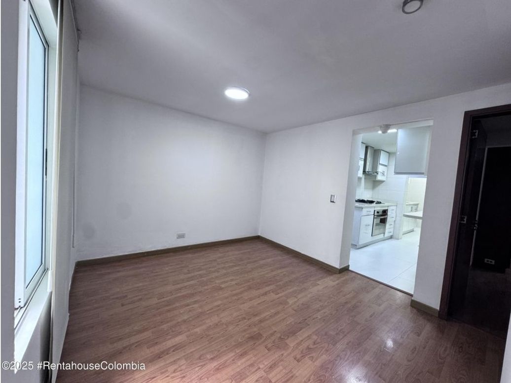 Casa de 5 alcobas en venta en Cedritos, Bogotá, 240 m² · foto 5 de 20