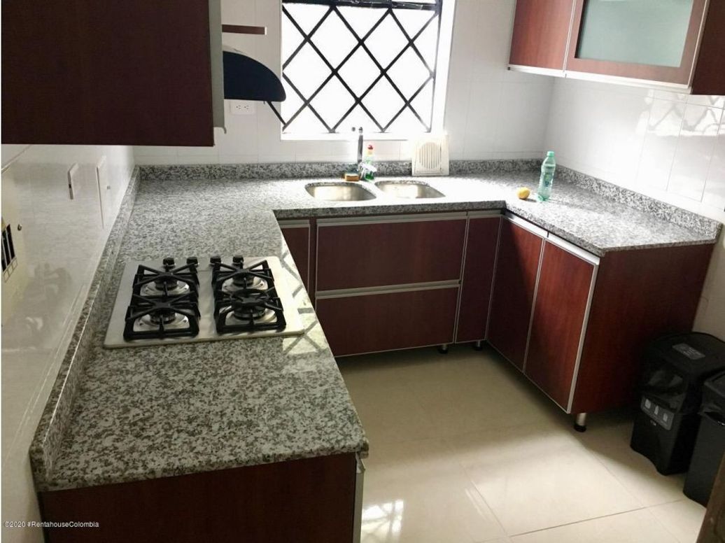Casa de 11 alcobas en venta en San Luis, Bogotá, 590 m² · foto 6 de 20