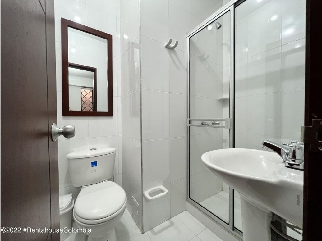 Casa de 11 alcobas en venta en San Luis, Bogotá, 590 m² · foto 10 de 20