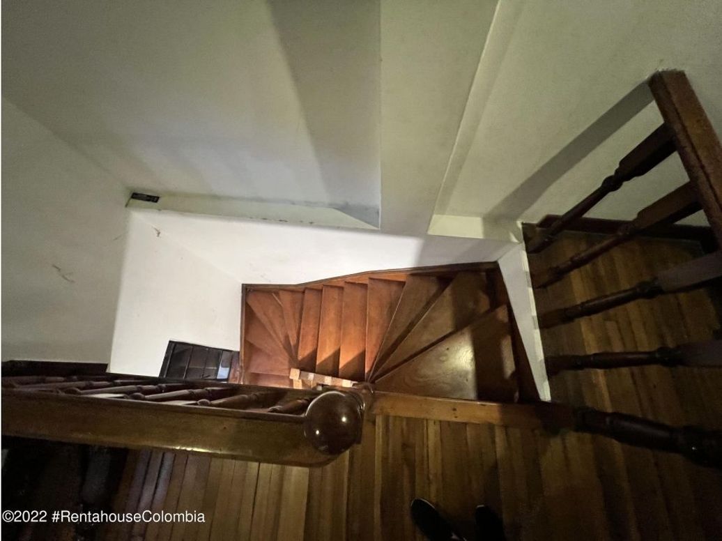 Casa de 11 alcobas en venta en San Luis, Bogotá, 590 m² · foto 15 de 20