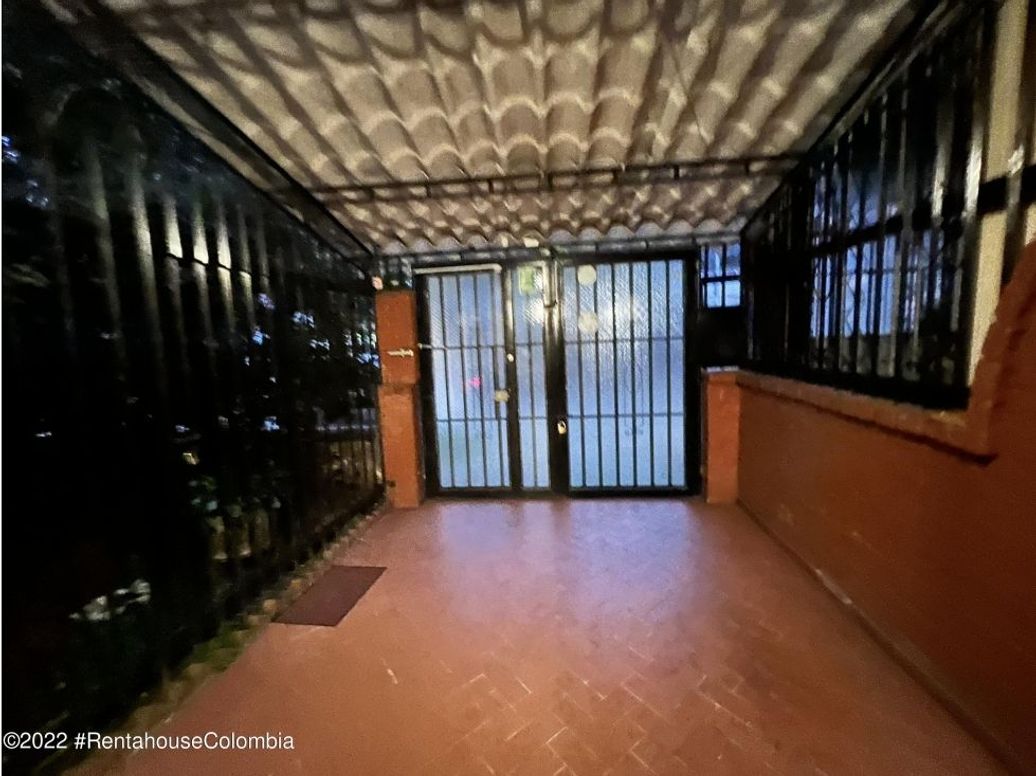 Casa de 11 alcobas en venta en San Luis, Bogotá, 590 m² · foto 19 de 20