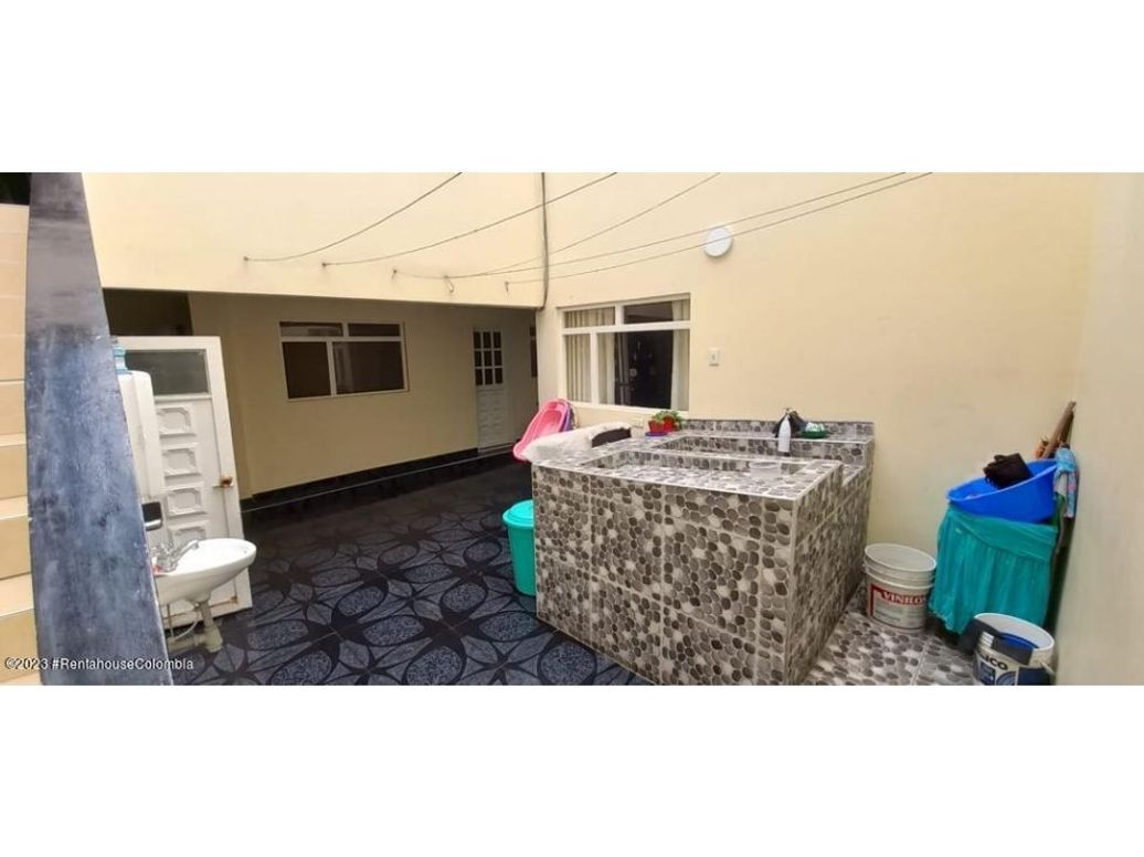 Casa de 8 alcobas en venta en Camino Viejo De San Cristóbal, Bogotá, 305 m² · foto 18 de 20