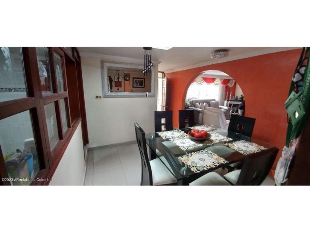 Casa de 8 alcobas en venta en Camino Viejo De San Cristóbal, Bogotá, 305 m² · foto 3 de 20