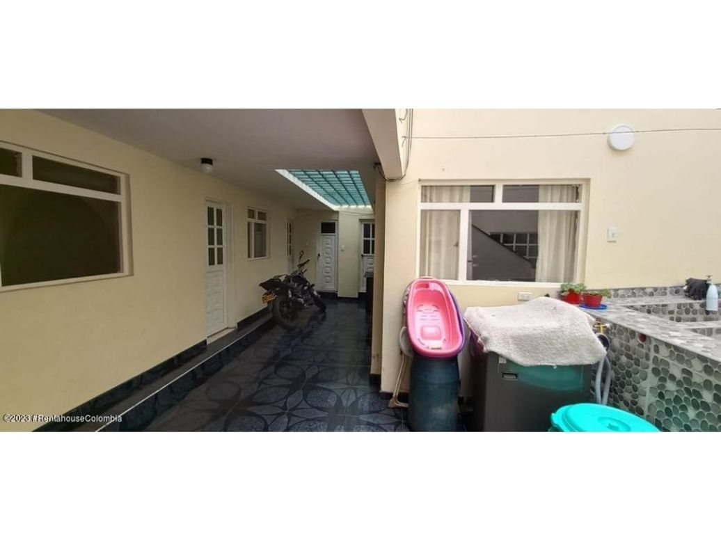 Casa de 8 alcobas en venta en Camino Viejo De San Cristóbal, Bogotá, 305 m² · foto 17 de 20