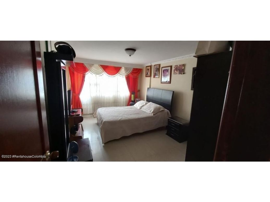 Casa de 8 alcobas en venta en Camino Viejo De San Cristóbal, Bogotá, 305 m² · foto 9 de 20