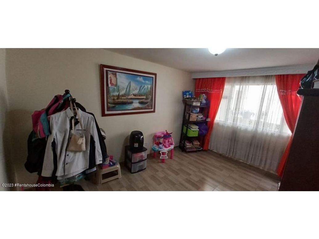 Casa de 8 alcobas en venta en Camino Viejo De San Cristóbal, Bogotá, 305 m² · foto 10 de 20