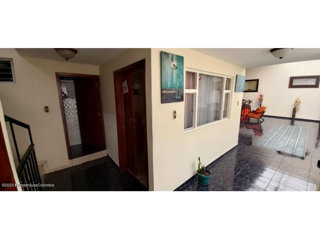 Casa de 8 alcobas en venta en Camino Viejo De San Cristóbal, Bogotá, 305 m² · foto 13 de 20