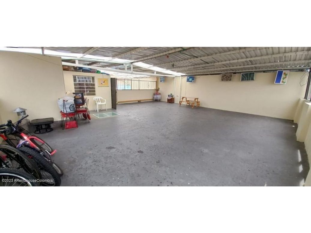 Casa de 8 alcobas en venta en Camino Viejo De San Cristóbal, Bogotá, 305 m² · foto 19 de 20