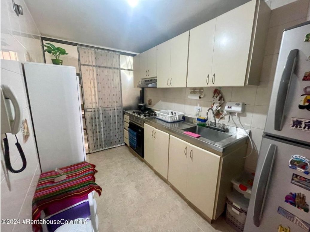 Apartamento de 3 alcobas en venta en Villa Magdala, Bogotá, 87 m² · foto 12 de 20